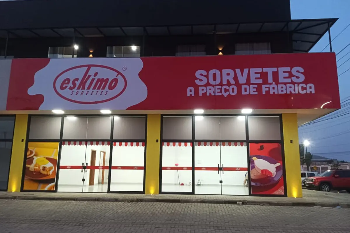 Fachada completa de sorveteria